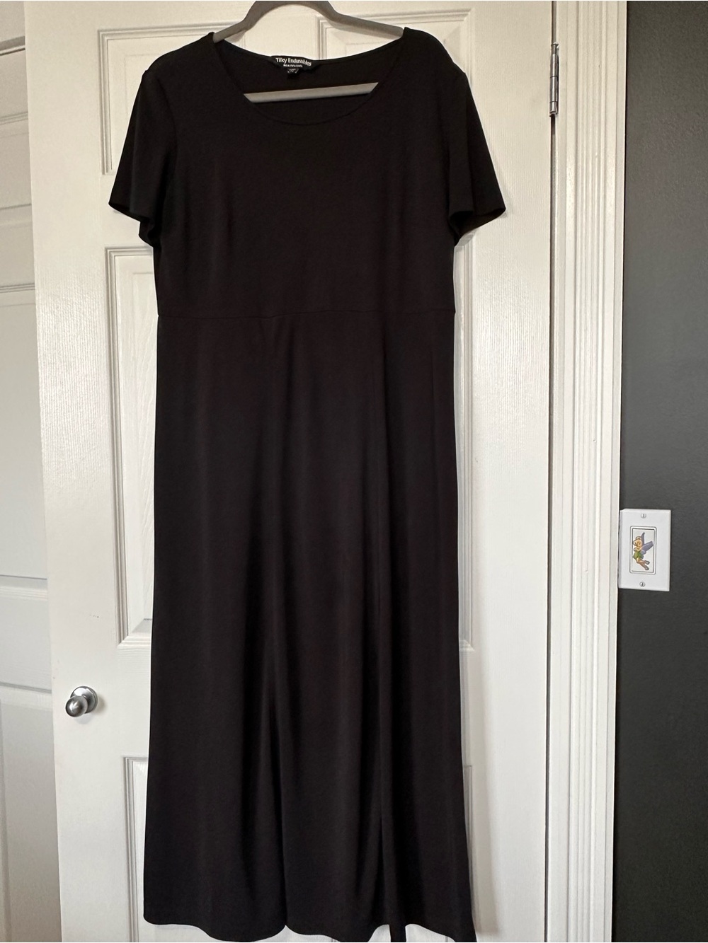 Tilly's Black Short-Sleeve Maxi Dress